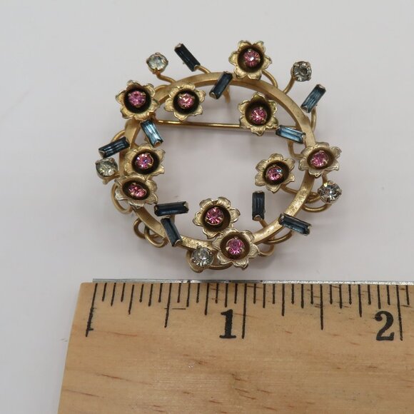 Vintage Crystal Rhinestone Floral Wreath Brooch - Picture 4 of 4